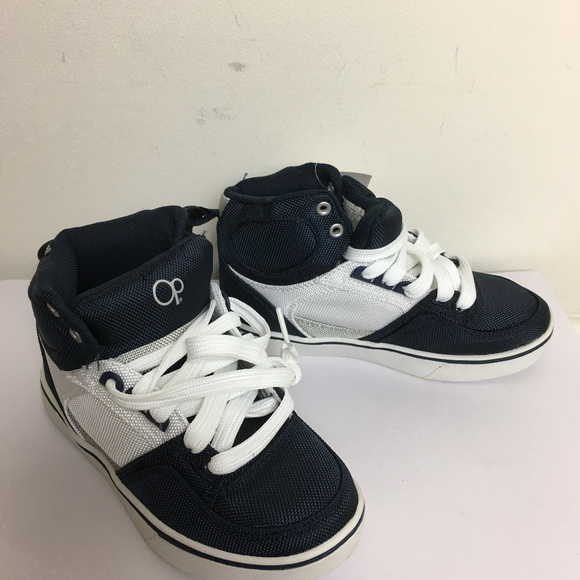 youth boys sneakers